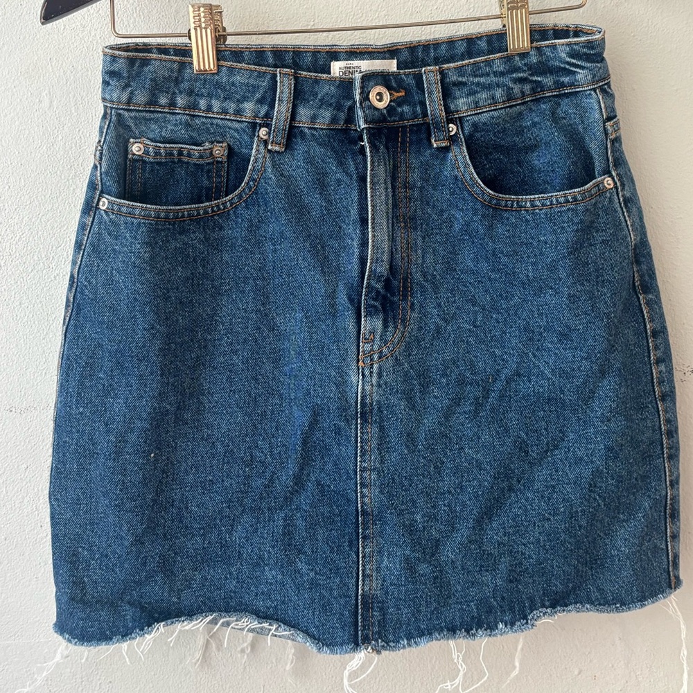 Zara TRF Classic Blue Denim  Skirt – Raw Hem, Size M